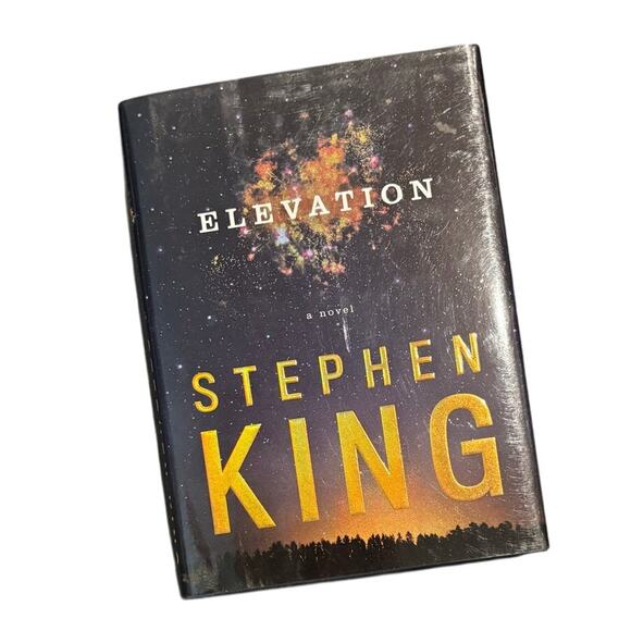LIKE NEW!!! Stephen King Elevation TRUE 1st Edition, 1st Printing - Picture 1 of 4